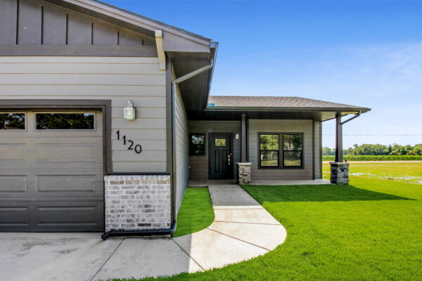 1120 Washington Porch